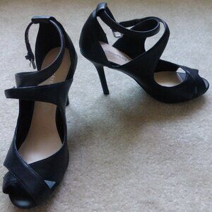 LE CHATEAU black classy ballroom dancing style heels